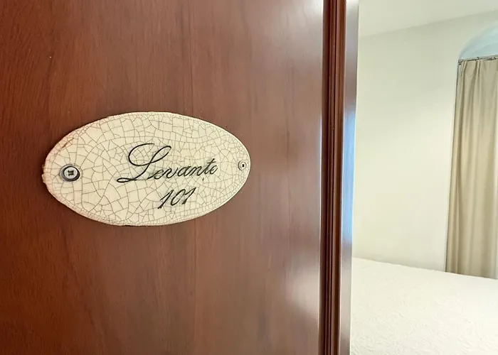 El Alojado De Velarde